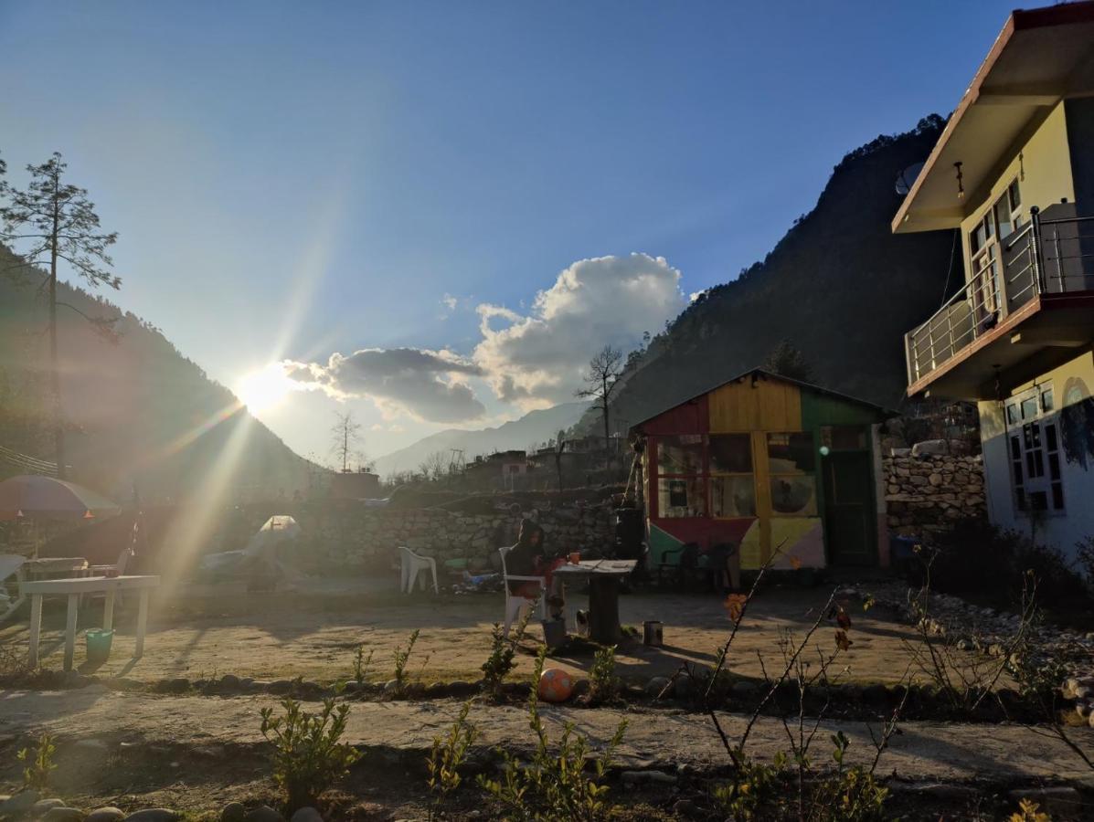 Breathe Inn Kasol Esterno foto
